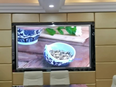 潛江蔡甸區四小室內全彩P1.25安裝調試完成    尺寸：2.88x1.28m   像素點：1792x1024